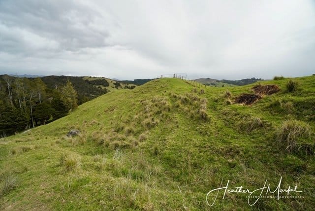 rolling hills at Wareire Boulders