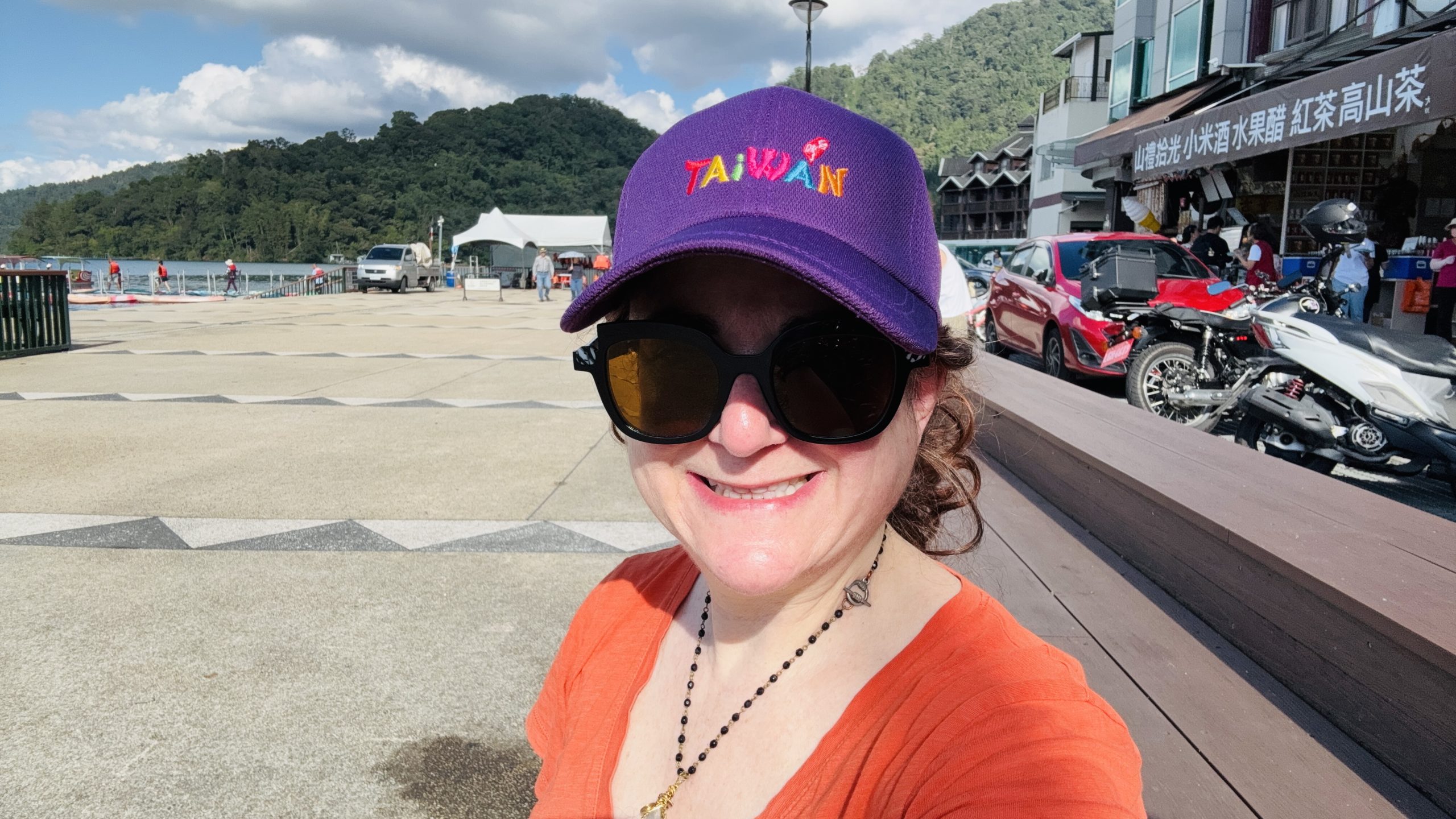 Taiwan hat