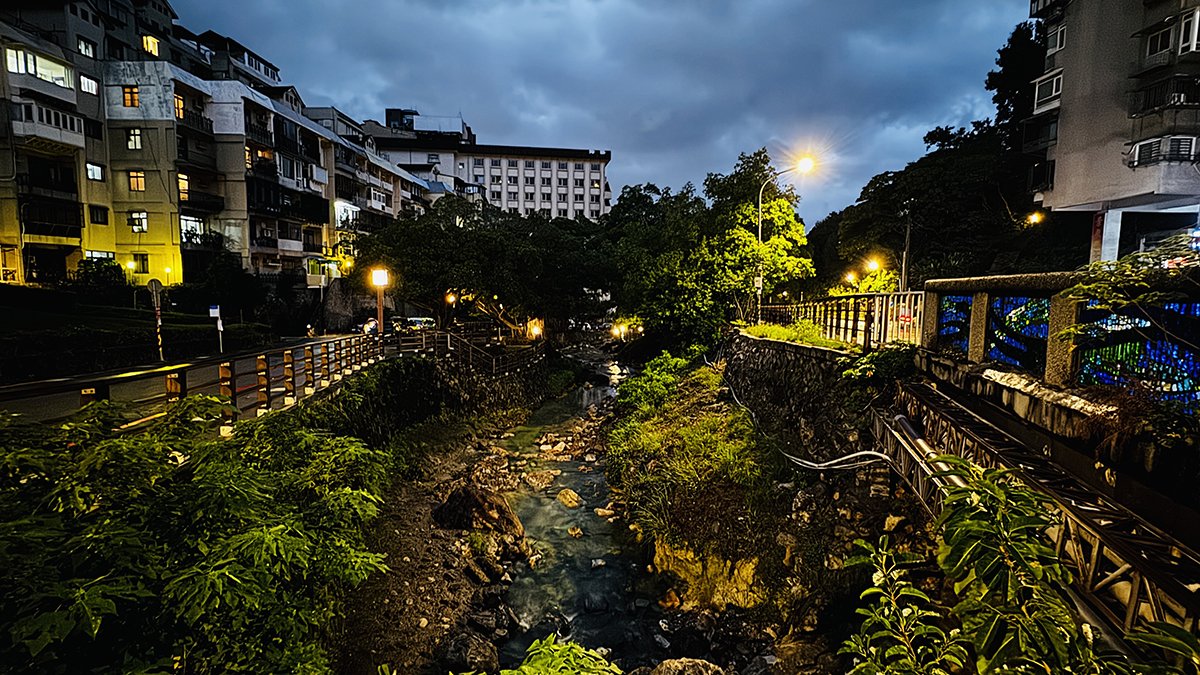 Beitou at night